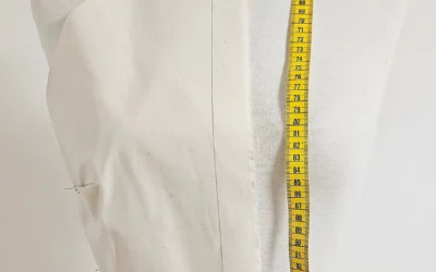 Robe de mariée demi-mesure ou sur-mesure : quelle est la différence ?